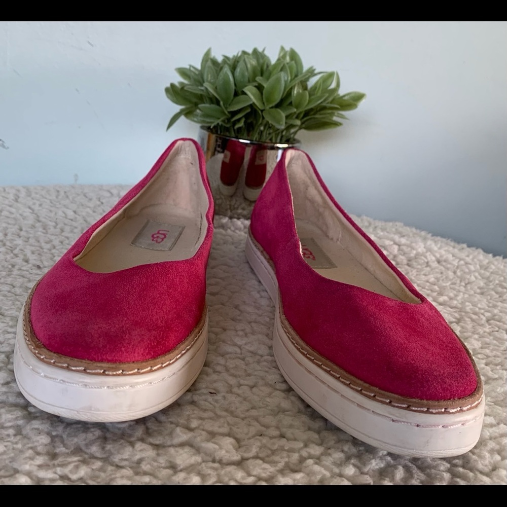 UGG flats - Picture 2 of 9